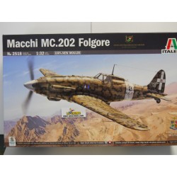 Italeri art. 2518 - Macchi...